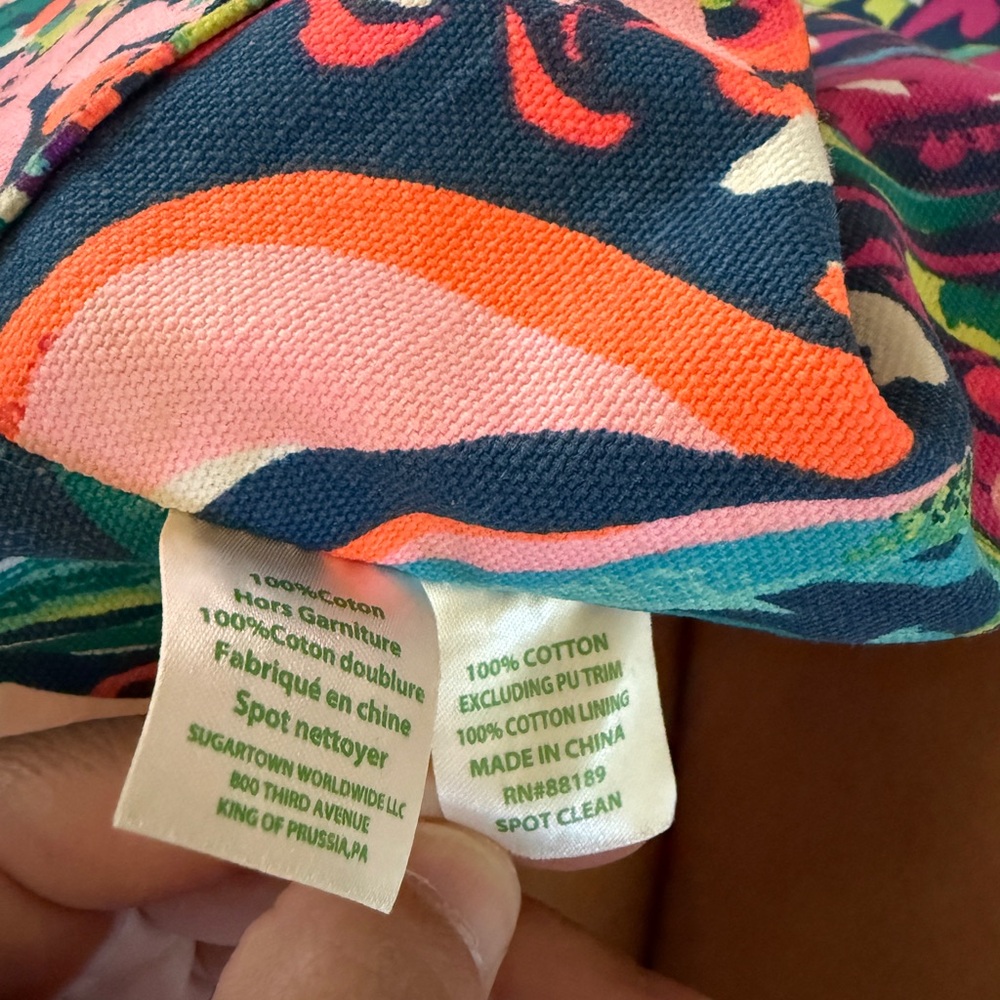 Lilly Pulitzer Reversible Beach Tote in Beach Loot & Midnight Cove with Pouch! - Picture 10 of 16